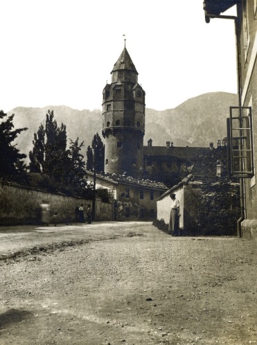 Hall in Tirol 1924, Münzturm