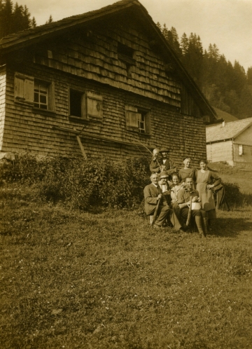 Bizau 1928, Auf den Hütten