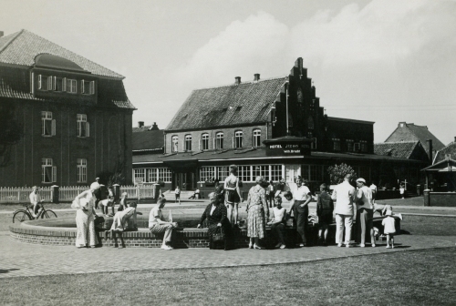 Juist 1936, Brunnen am Bahnhof