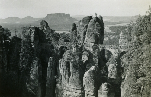 Rathen 1939, Basteibrücke mit Lilien- und Königstein