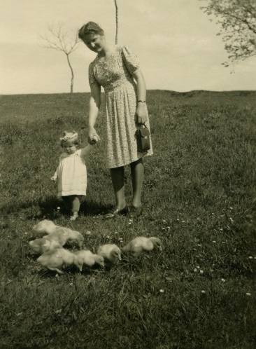 Frensdorf 1944, Kind mit seiner Tante